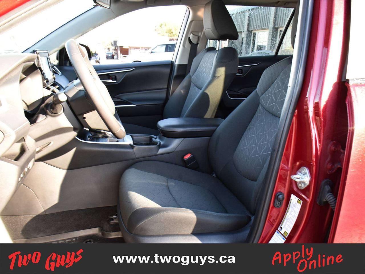 2021 Toyota RAV4 XLE AWD Sunroof Photo