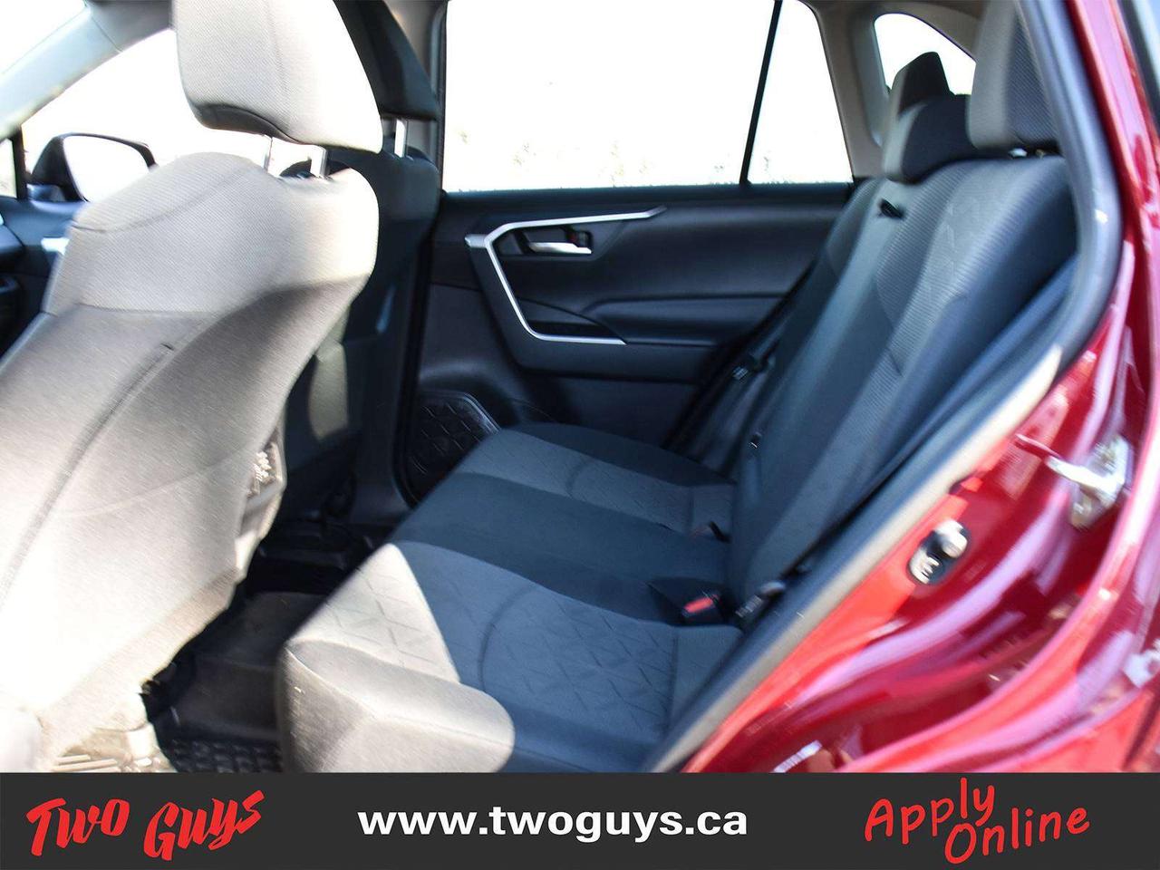 2021 Toyota RAV4 XLE AWD Sunroof Photo