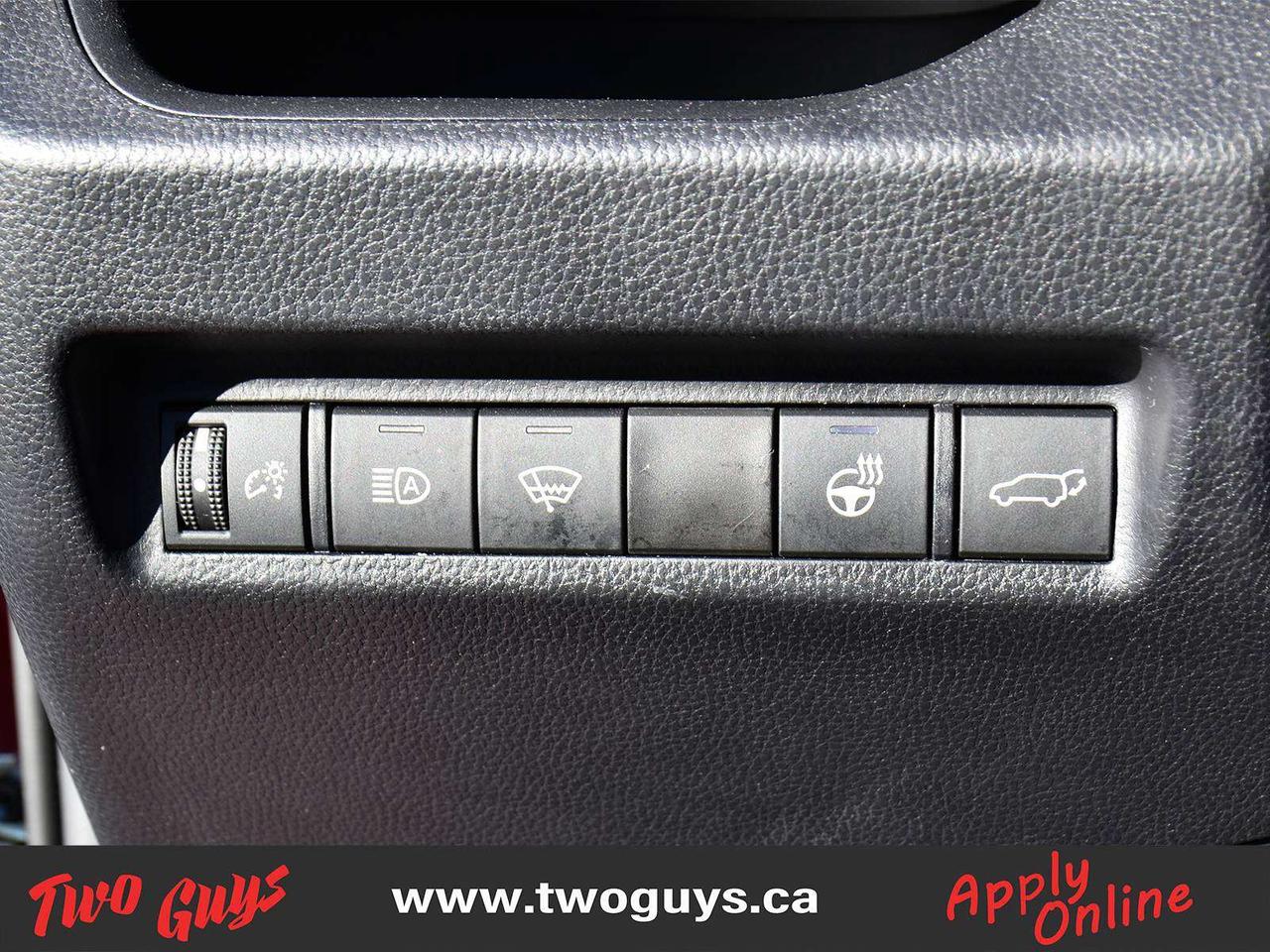 2021 Toyota RAV4 XLE AWD Sunroof Photo