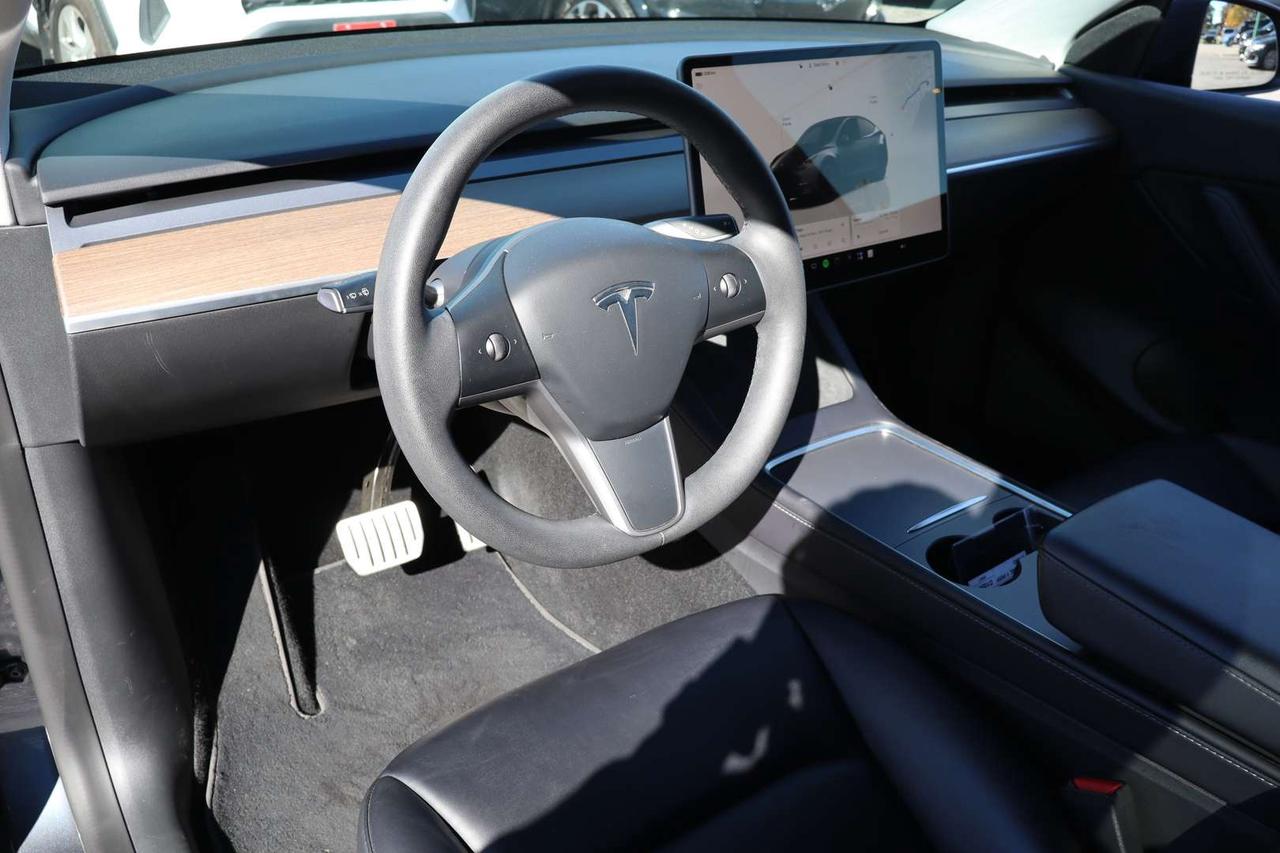 2022 Tesla Model Y PERFORMANCE DUAL MOTOR Photo