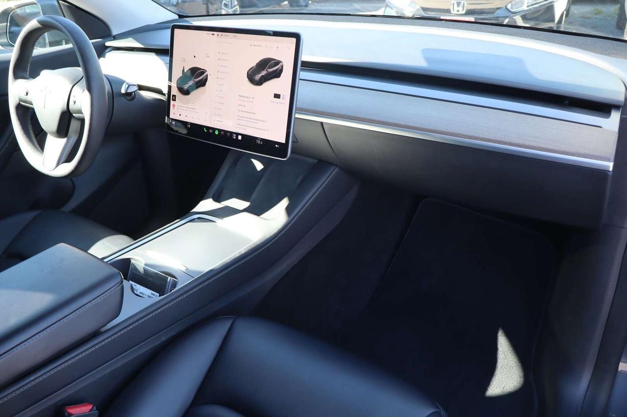 2022 Tesla Model Y PERFORMANCE DUAL MOTOR Photo