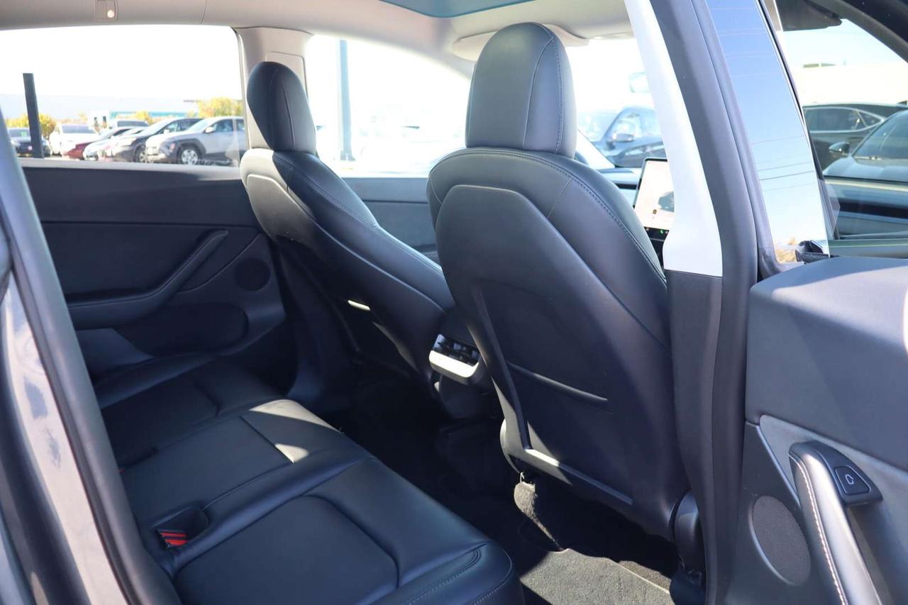 2022 Tesla Model Y PERFORMANCE DUAL MOTOR Photo