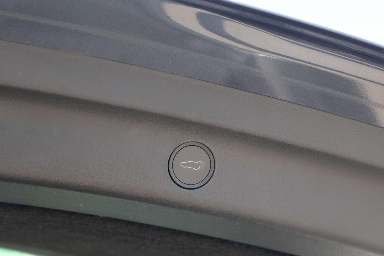 2022 Tesla Model Y PERFORMANCE DUAL MOTOR Photo