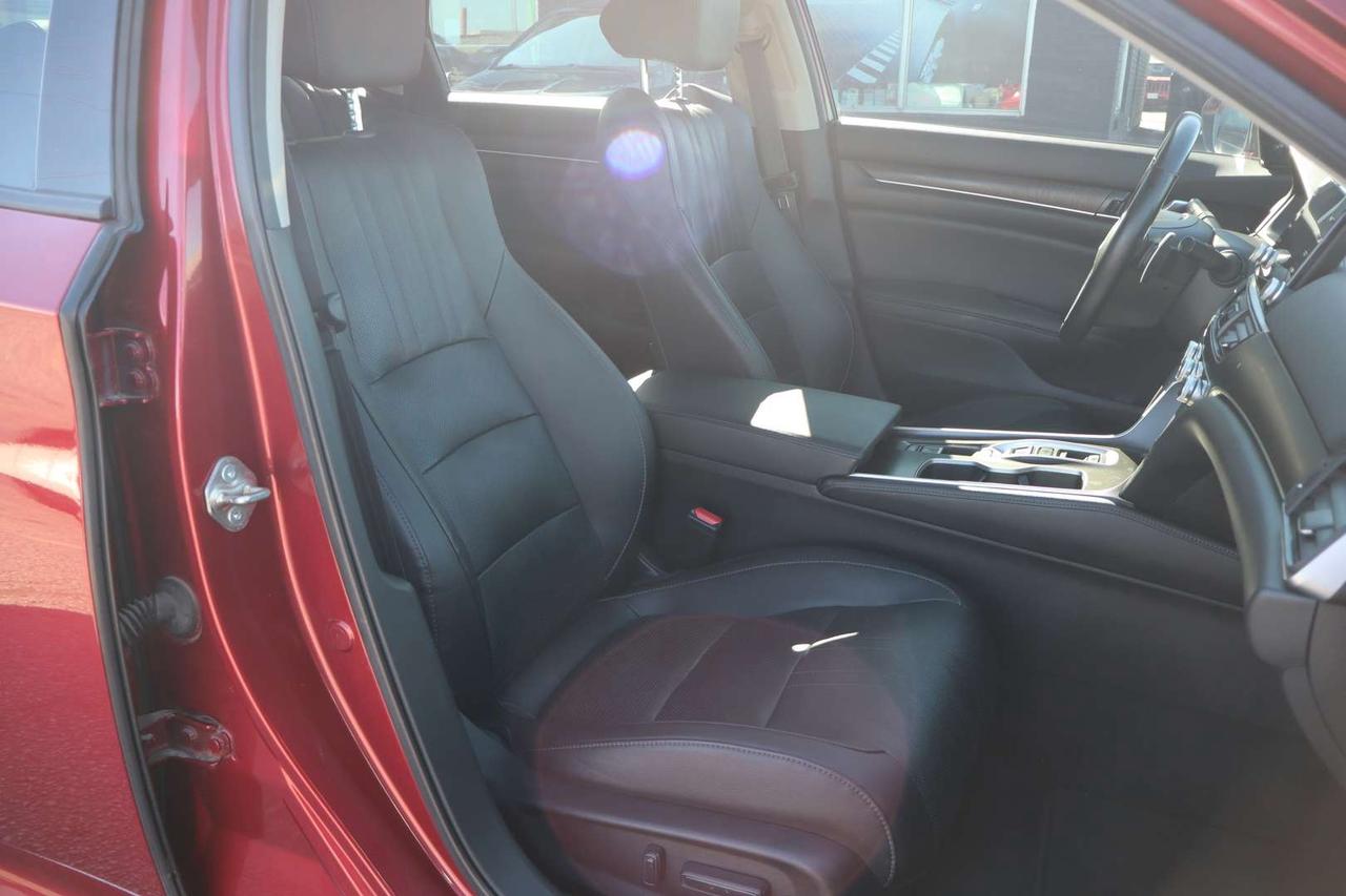 2019 Honda Accord Touring 2.0T HUD Vented Seats Photo