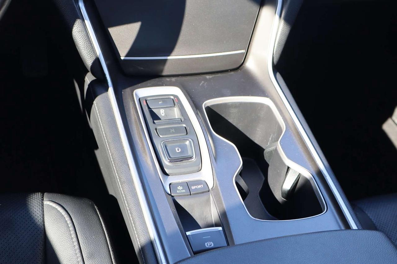 2019 Honda Accord Touring 2.0T HUD Vented Seats Photo