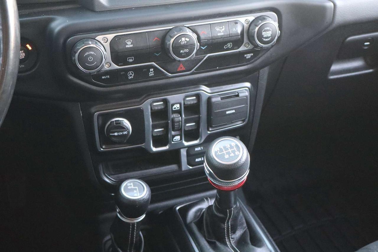 2022 Jeep Wrangler Unlimited Sahara 4WD Manual   No Accident   Clean Carfax Photo