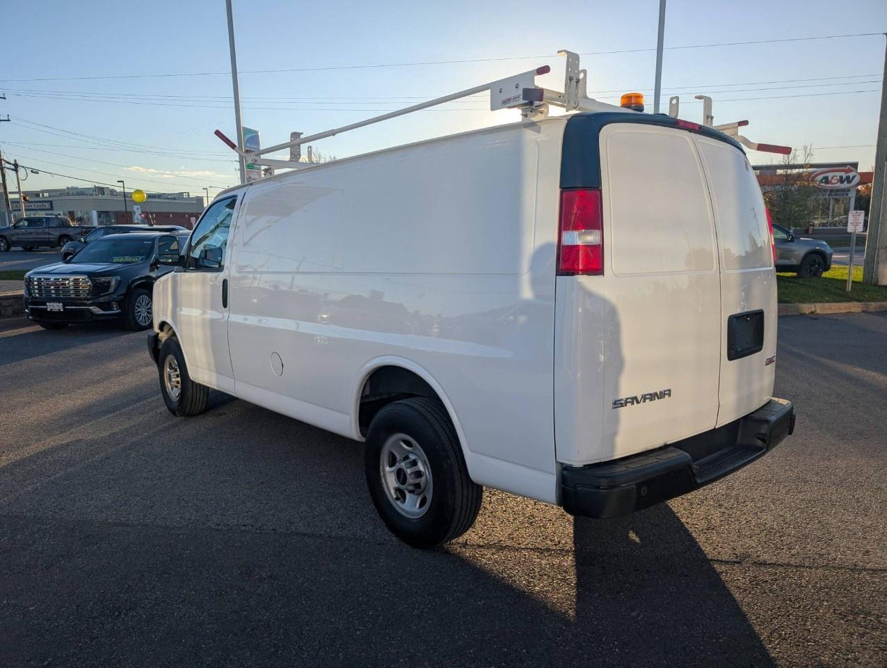 2021 GMC Savana Cargo Van 2500 Regular Wheelbase Rear-Wheel Drive Photo