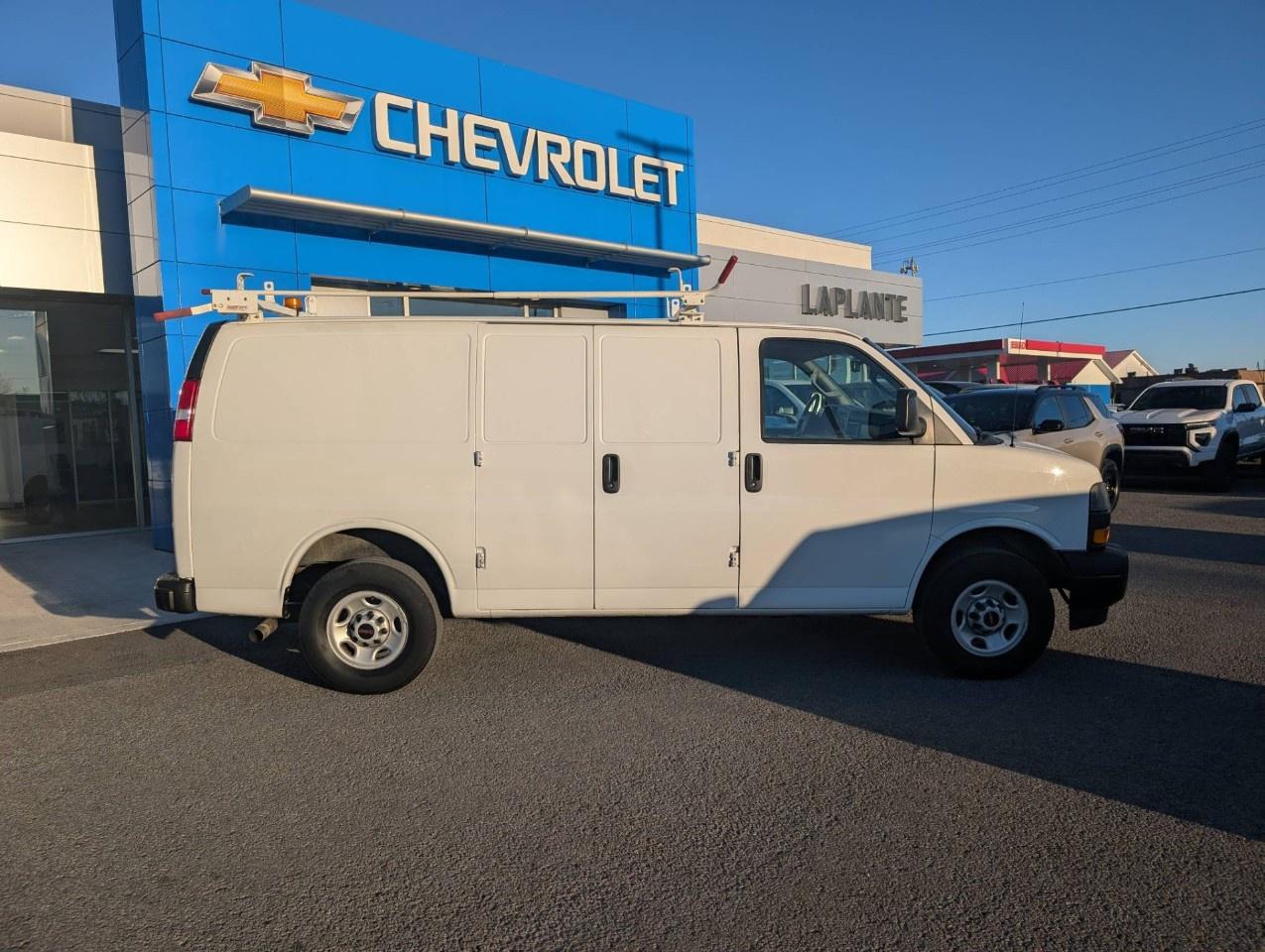 2021 GMC Savana Cargo Van 2500 Regular Wheelbase Rear-Wheel Drive Photo5