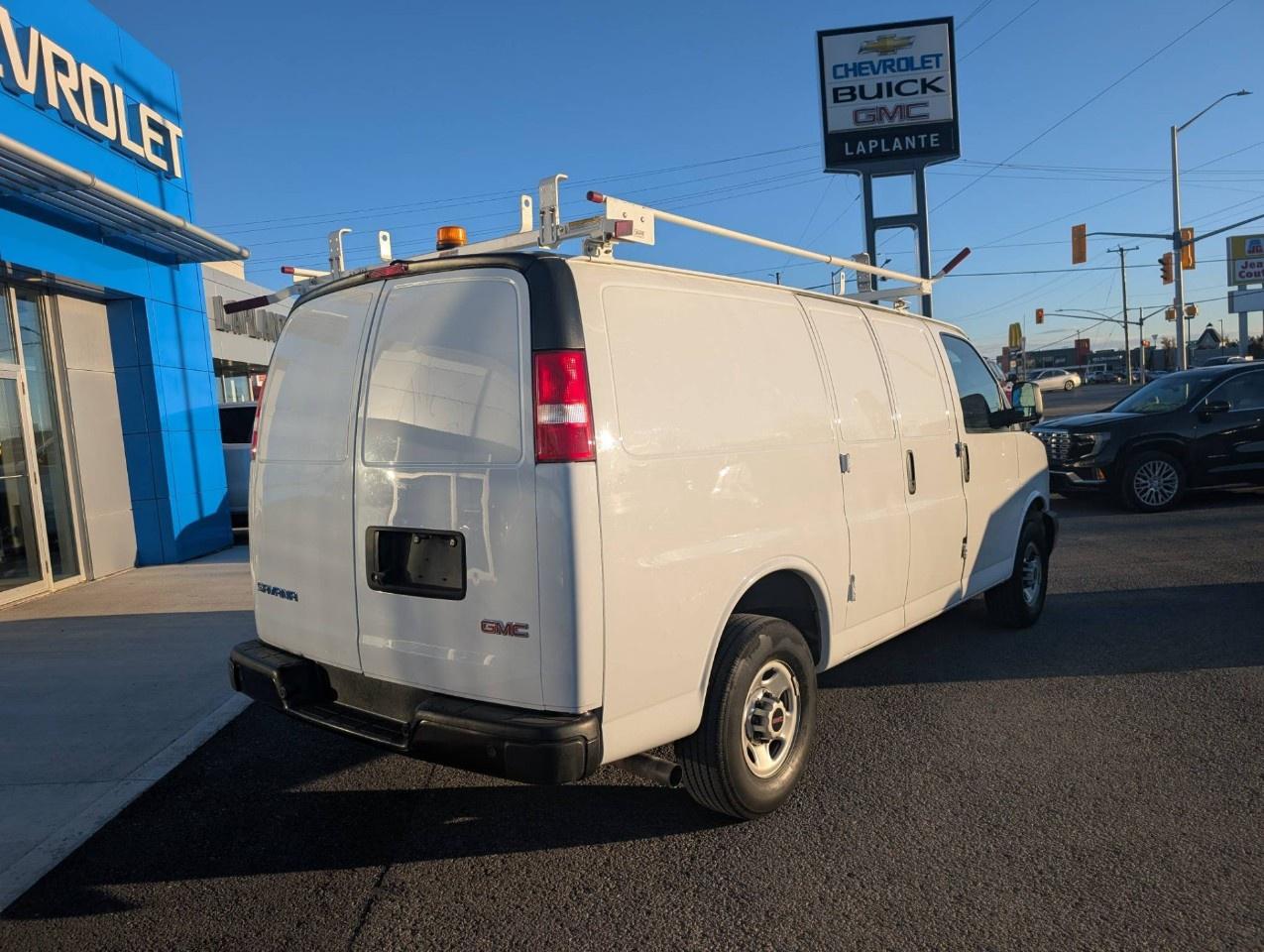 2021 GMC Savana Cargo Van 2500 Regular Wheelbase Rear-Wheel Drive Photo