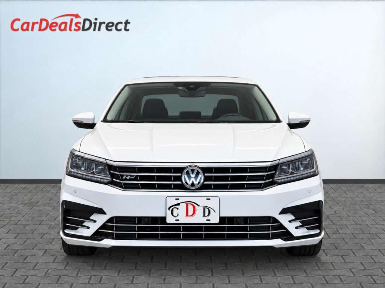 2018 Volkswagen Passat HIGHLINE / R-LINE PKG / LEATHER / SUNROOF / NAVI / HEATED SEATS / BACKUP CAM Photo5