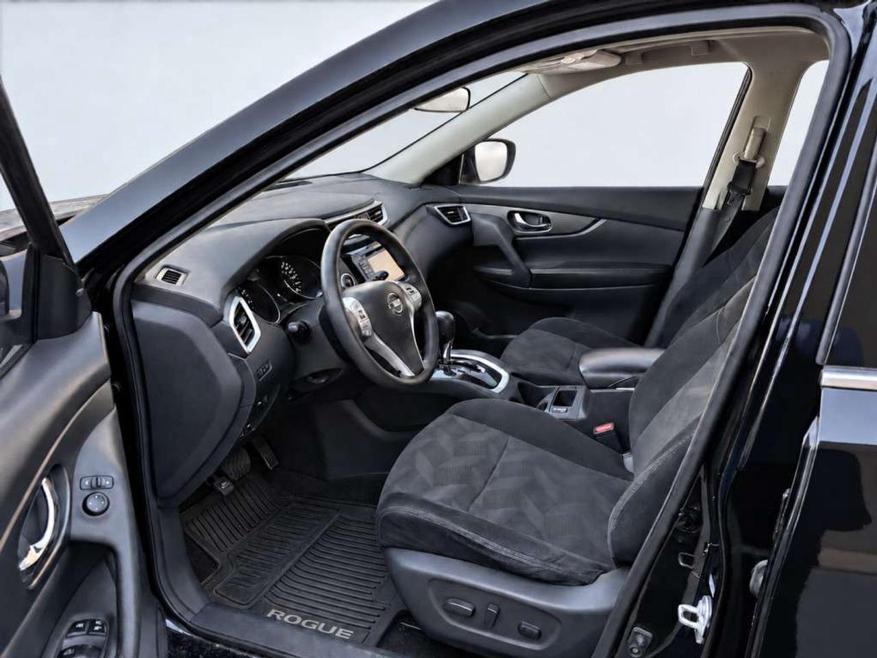2016 Nissan Rogue SV / AWD / HEATED SEATS / BACKUP CAM / BLUETOOTH / KEYLESS ENTRY / POWER SEAT Photo