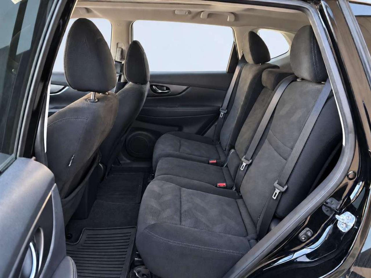 2016 Nissan Rogue SV / AWD / HEATED SEATS / BACKUP CAM / BLUETOOTH / KEYLESS ENTRY / POWER SEAT Photo