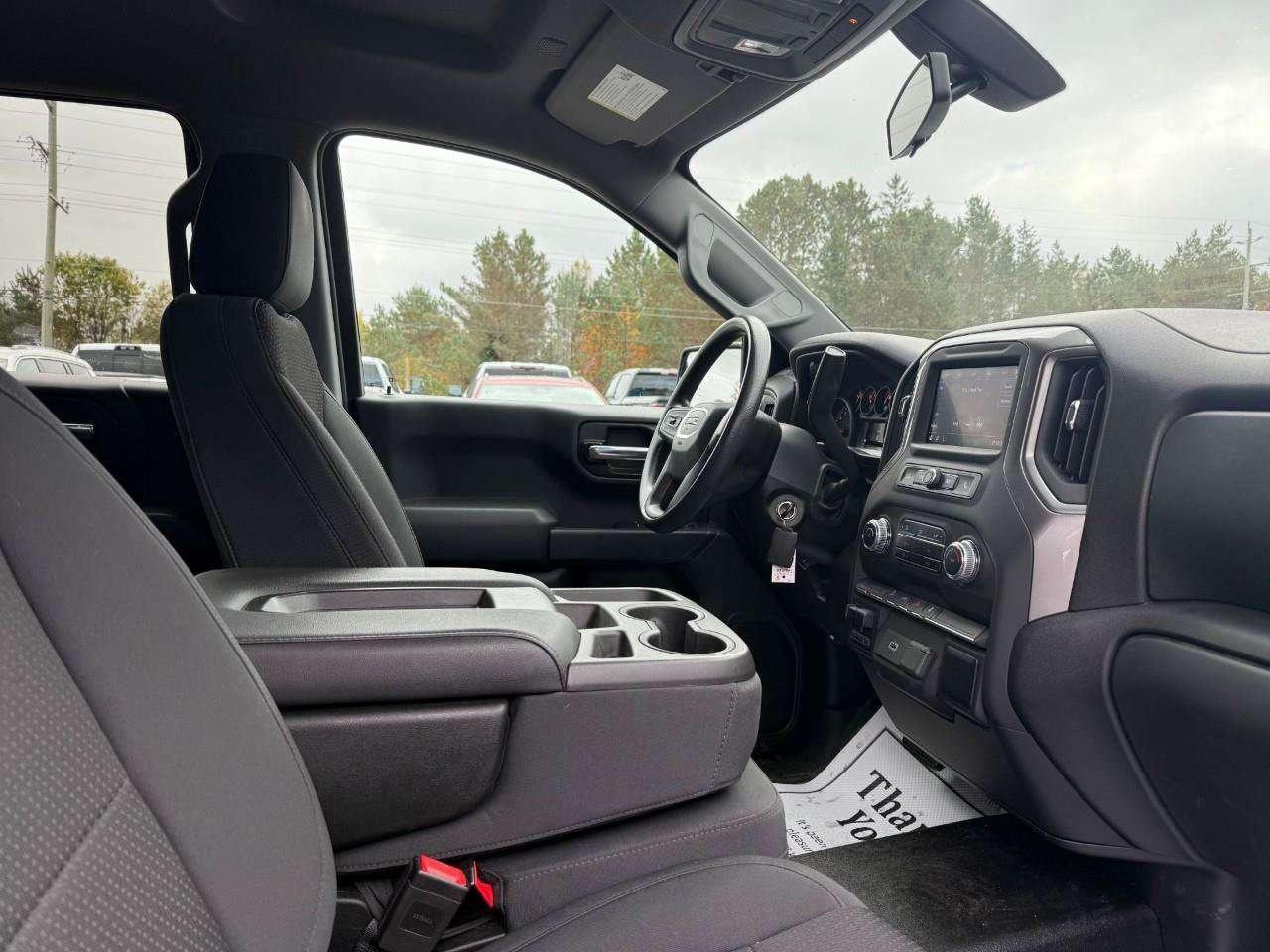 2020 GMC Sierra 1500 ALL WEATHER MATS. TONNEAU COVER, RUNNING BOARDS. BEDLINER. HEATED OUTSIDE MIRRORS. TRAILERING PKG. X31 OFF ROAD PKG. CERT Photo
