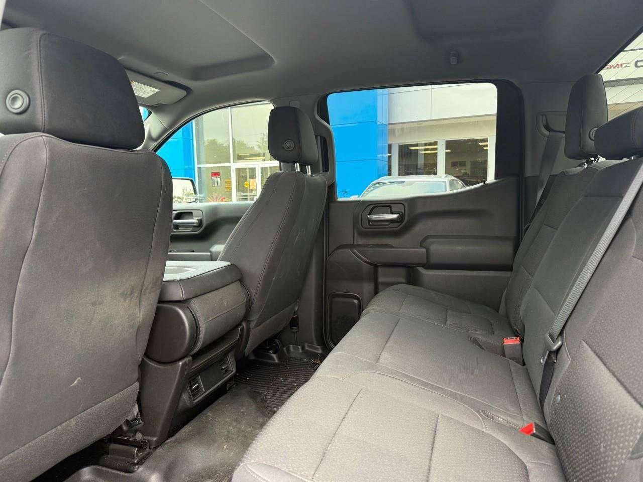 2020 GMC Sierra 1500 ALL WEATHER MATS. TONNEAU COVER, RUNNING BOARDS. BEDLINER. HEATED OUTSIDE MIRRORS. TRAILERING PKG. X31 OFF ROAD PKG. CERT Photo