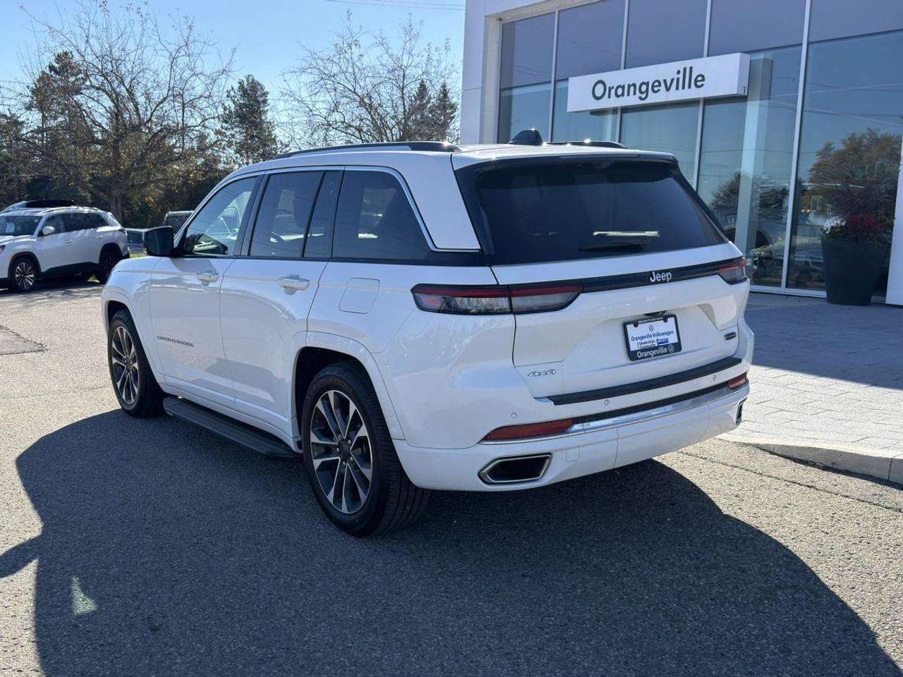 2023 Jeep Grand Cherokee Overland Photo3