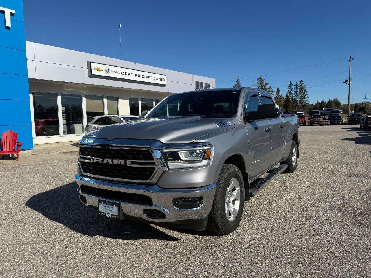 2023 RAM 1500 BEDLINER. RUNNING BOARDS. TONNEAU COVER. ALL WEATHER MATS. TRAILER TOW PKG. CERTIFIED. Photo0