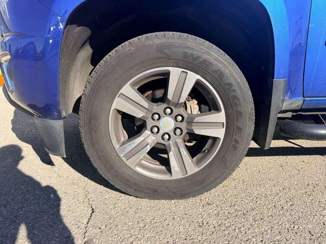 2018 Chevrolet Colorado 3.6L V6, 4X4, ALLOYS, CLOTH, TRAILERING PKG, CERTIFIED AS-TRADED! Photo