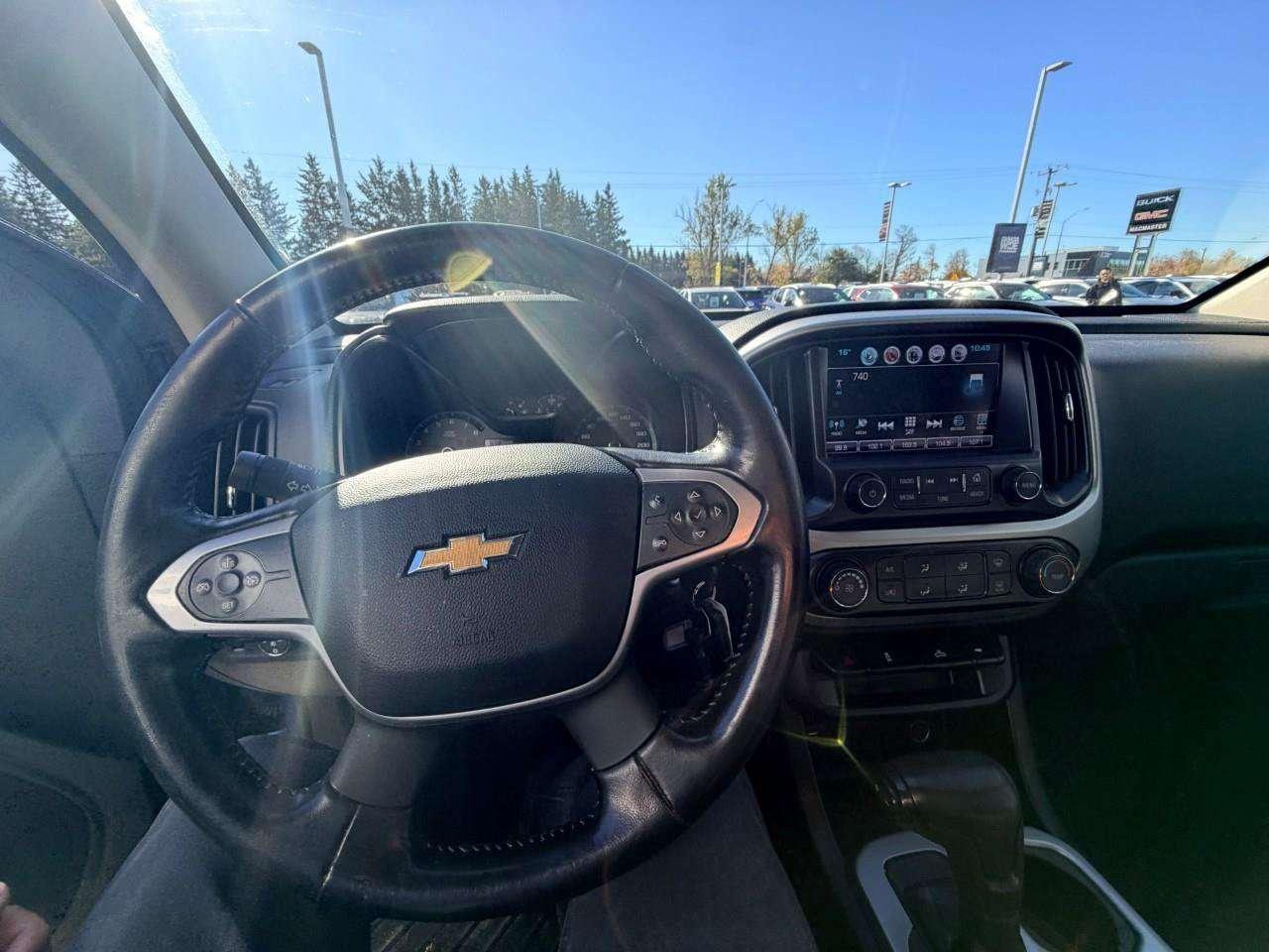 2018 Chevrolet Colorado 3.6L V6, 4X4, ALLOYS, CLOTH, TRAILERING PKG, CERTIFIED AS-TRADED! Photo