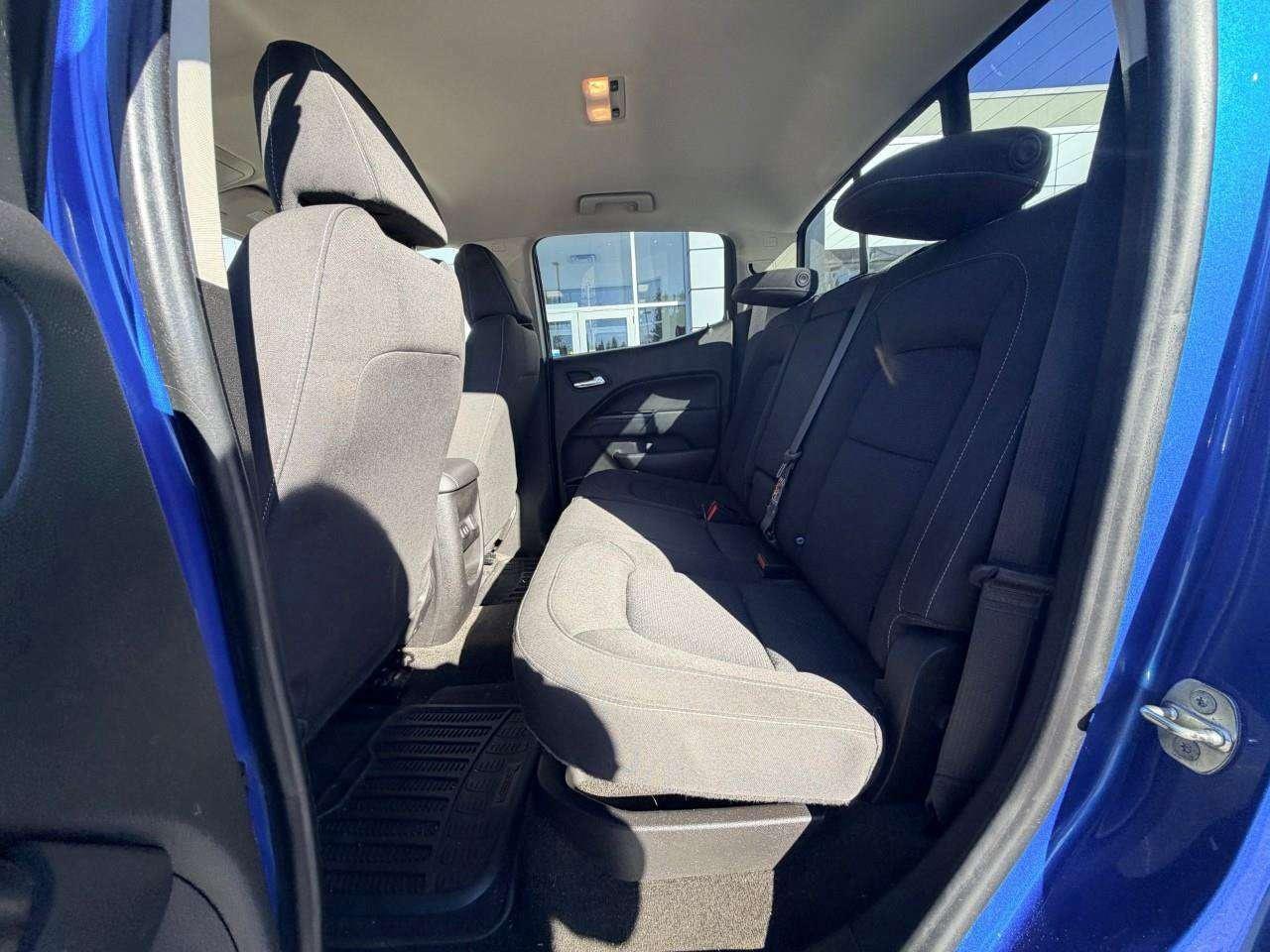 2018 Chevrolet Colorado 3.6L V6, 4X4, ALLOYS, CLOTH, TRAILERING PKG, CERTIFIED AS-TRADED! Photo