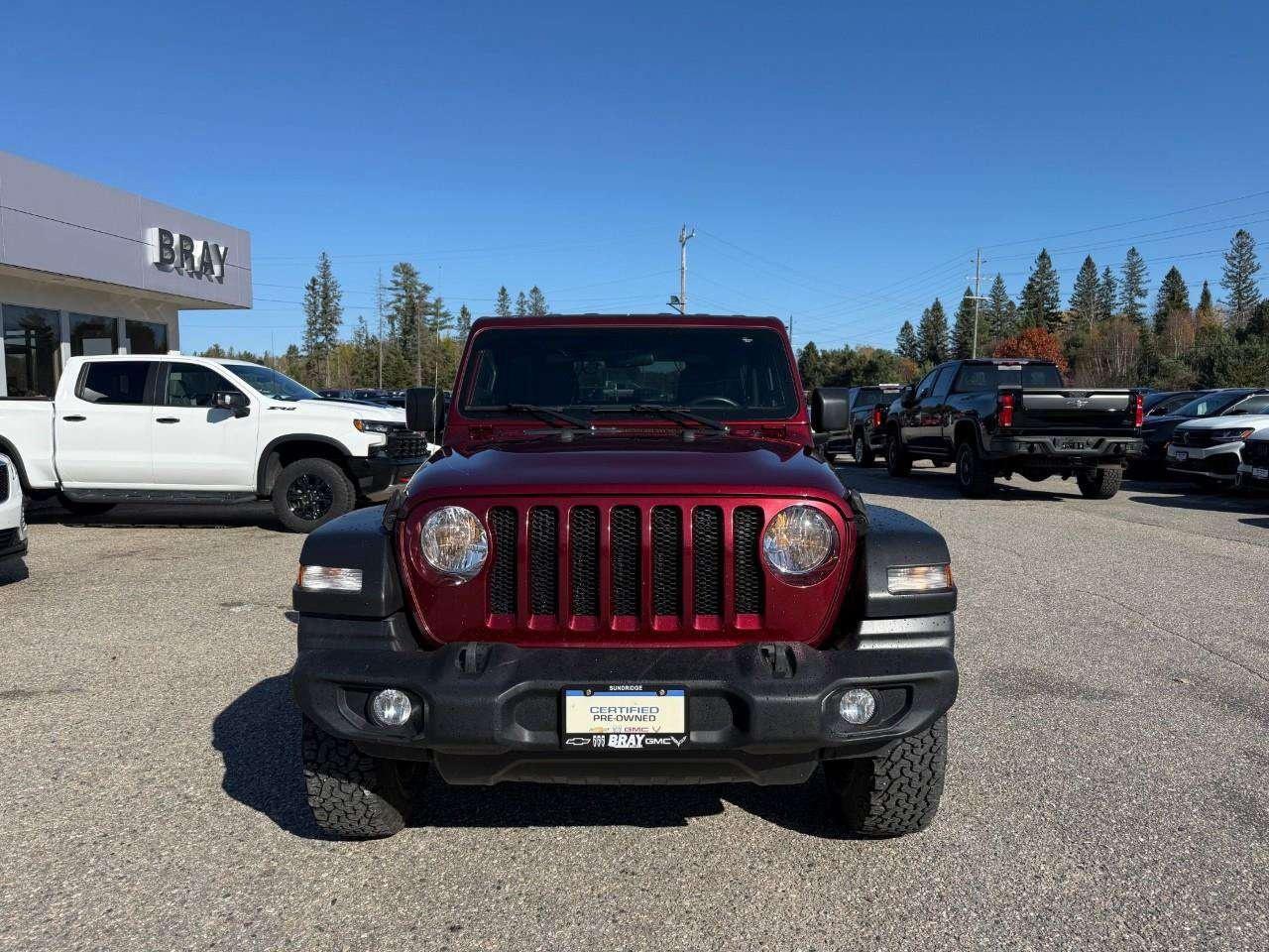 2022 Jeep Wrangler REMOVABLE TOP AND DOORS. 8 SPEAKER SOUND SYSTEM WITH OVERHEAD SOUND BAR. REAR BACK UP CAMERA. CERTIFIED. Photo