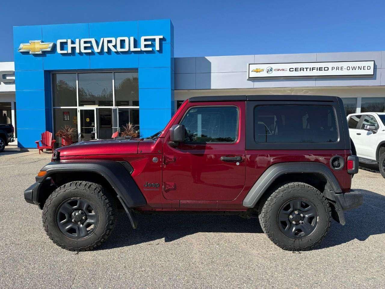 2022 Jeep Wrangler REMOVABLE TOP AND DOORS. 8 SPEAKER SOUND SYSTEM WITH OVERHEAD SOUND BAR. REAR BACK UP CAMERA. CERTIFIED. Photo