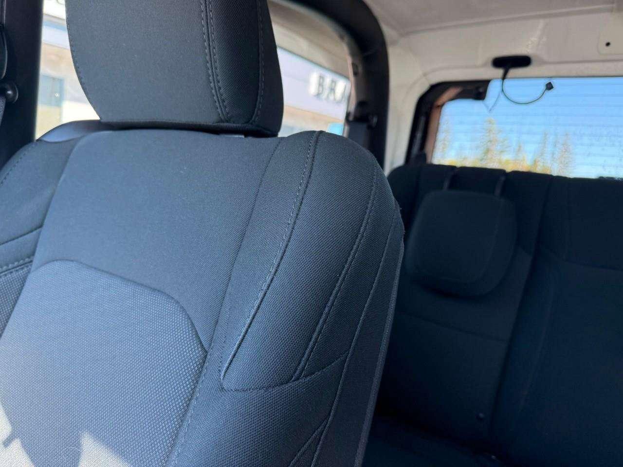 2022 Jeep Wrangler REMOVABLE TOP AND DOORS. 8 SPEAKER SOUND SYSTEM WITH OVERHEAD SOUND BAR. REAR BACK UP CAMERA. CERTIFIED. Photo