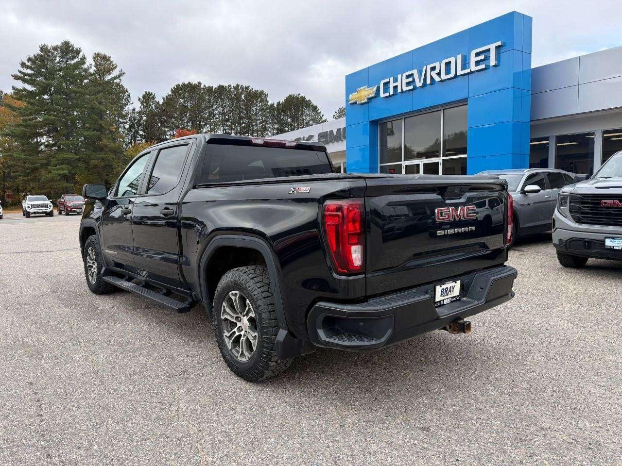 2020 GMC Sierra 1500 ALL WEATHER MATS. TONNEAU COVER, RUNNING BOARDS. BEDLINER. HEATED OUTSIDE MIRRORS. TRAILERING PKG. X31 OFF ROAD PKG. CERT Photo