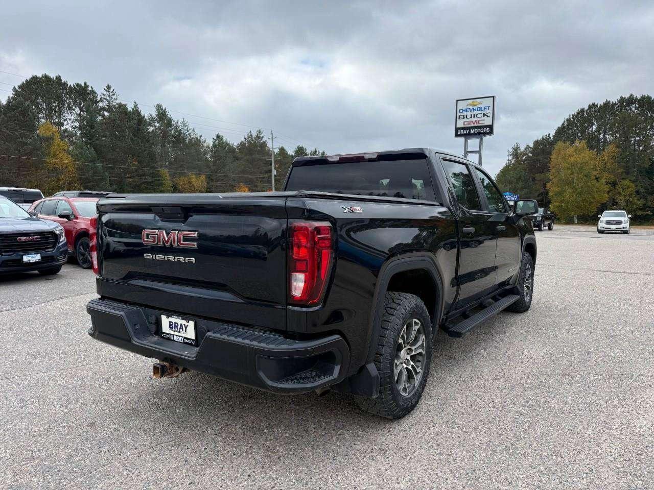 2020 GMC Sierra 1500 ALL WEATHER MATS. TONNEAU COVER, RUNNING BOARDS. BEDLINER. HEATED OUTSIDE MIRRORS. TRAILERING PKG. X31 OFF ROAD PKG. CERT Photo