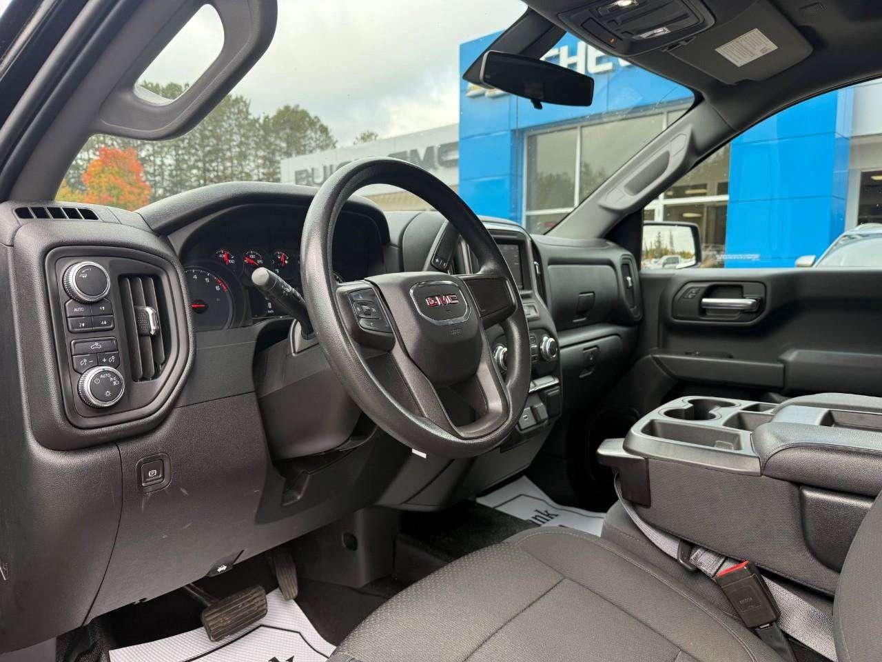 2020 GMC Sierra 1500 ALL WEATHER MATS. TONNEAU COVER, RUNNING BOARDS. BEDLINER. HEATED OUTSIDE MIRRORS. TRAILERING PKG. X31 OFF ROAD PKG. CERT Photo