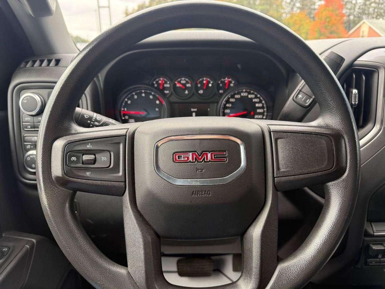 2020 GMC Sierra 1500 ALL WEATHER MATS. TONNEAU COVER, RUNNING BOARDS. BEDLINER. HEATED OUTSIDE MIRRORS. TRAILERING PKG. X31 OFF ROAD PKG. CERT Photo