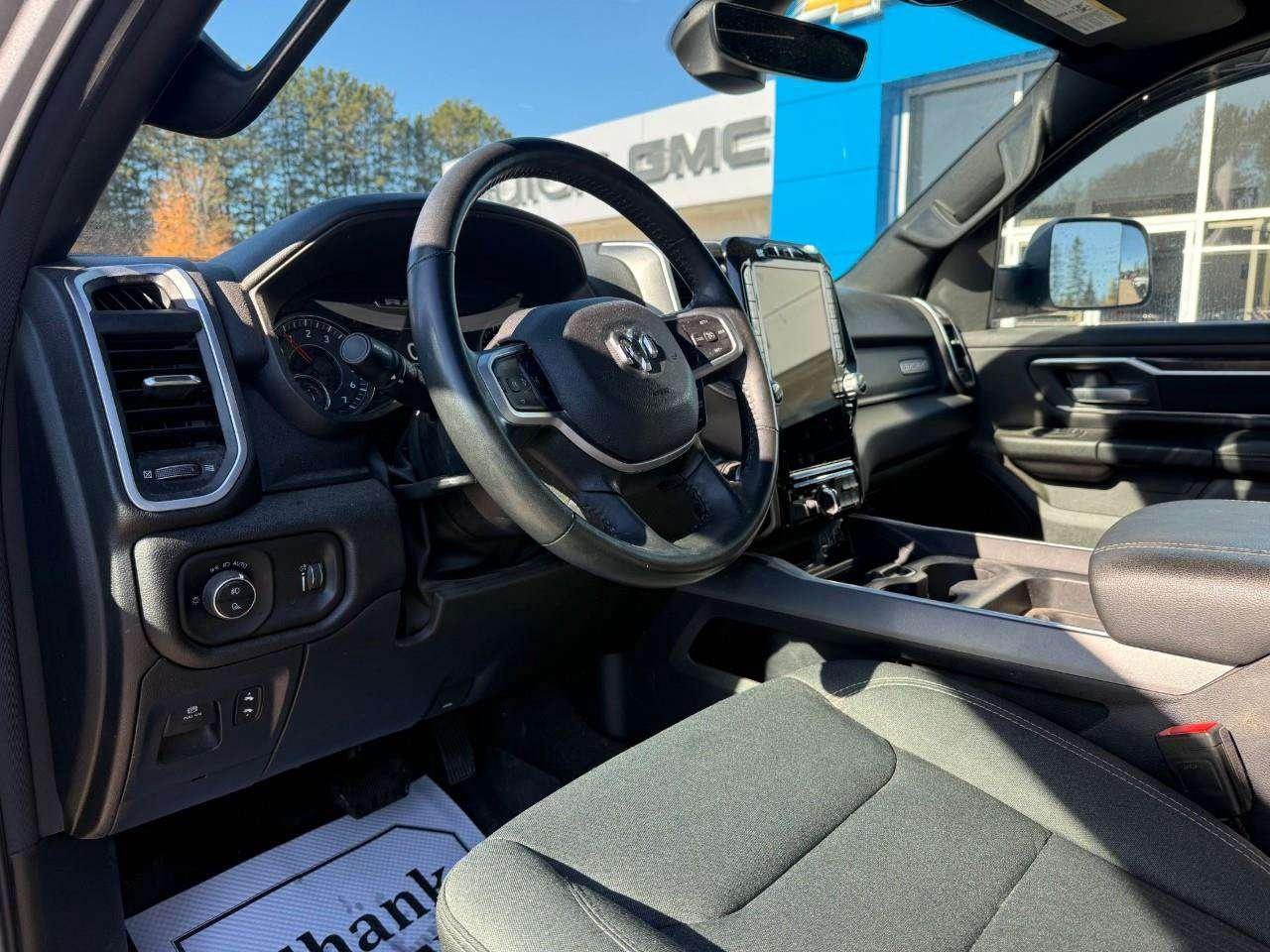 2023 RAM 1500 BEDLINER. RUNNING BOARDS. TONNEAU COVER. ALL WEATHER MATS. TRAILER TOW PKG. CERTIFIED. Photo