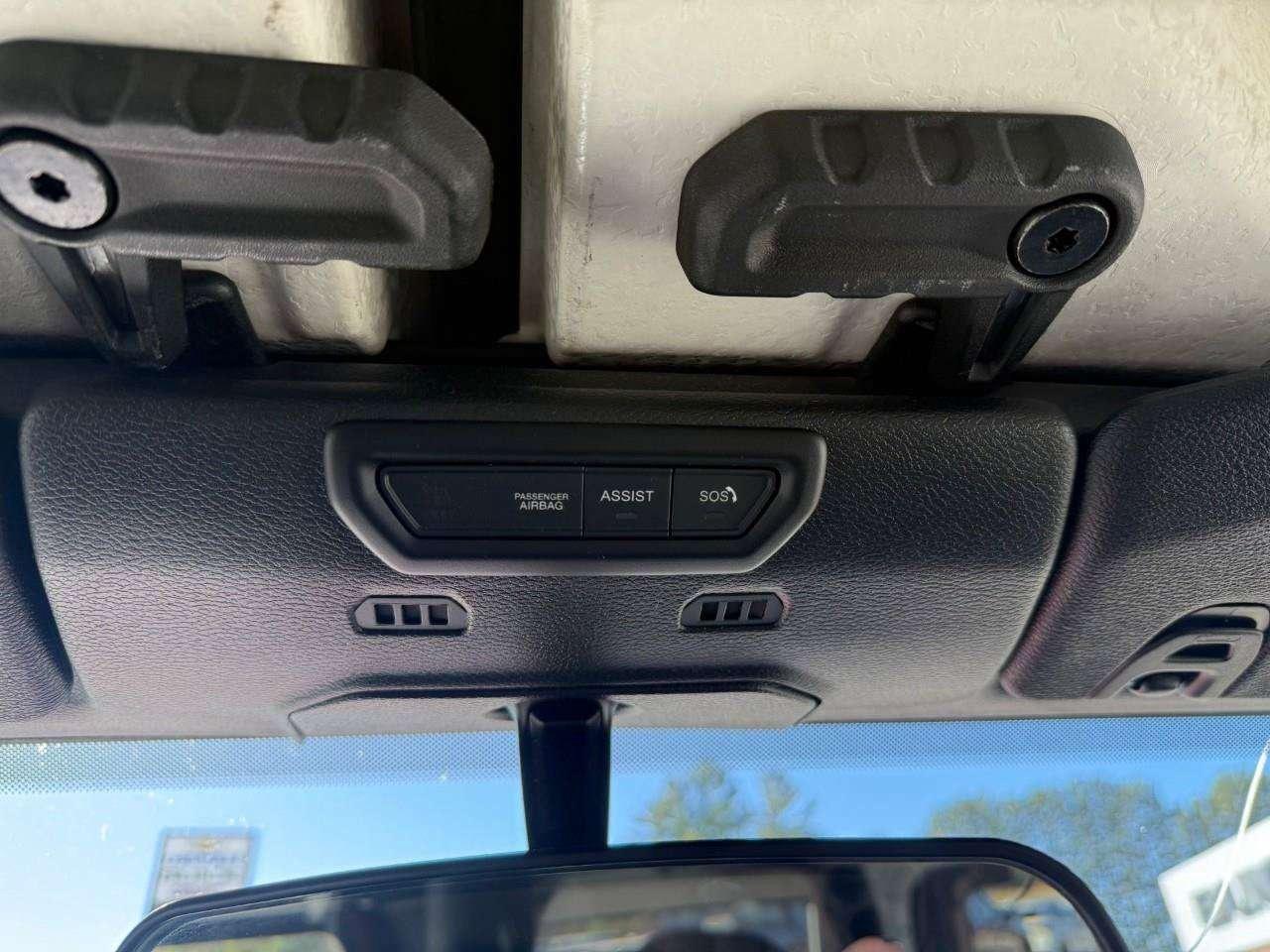 2022 Jeep Wrangler REMOVABLE TOP AND DOORS. 8 SPEAKER SOUND SYSTEM WITH OVERHEAD SOUND BAR. REAR BACK UP CAMERA. CERTIFIED. Photo