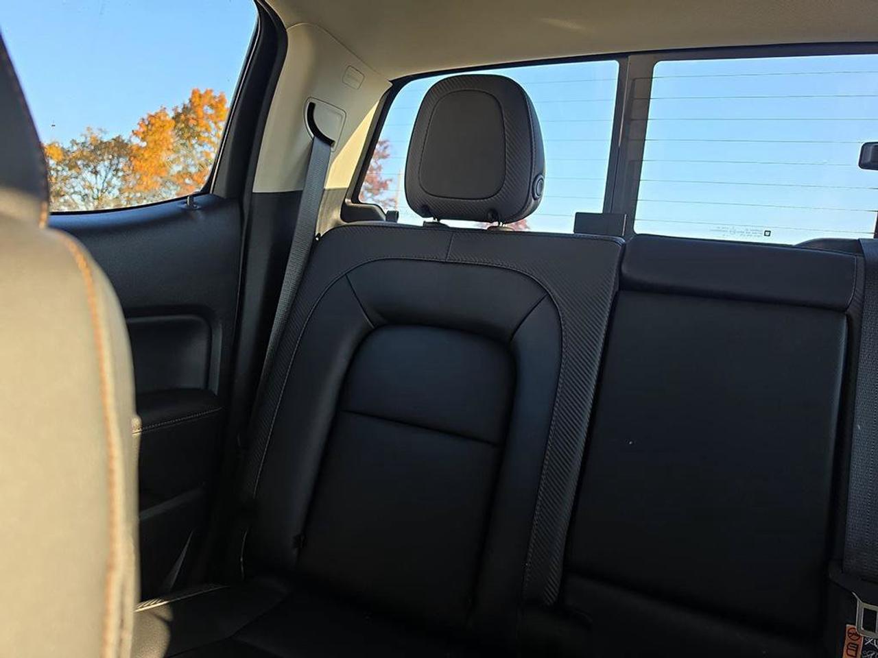 2022 GMC Canyon 4WD AT4 | Leather | Clean Carfax | Fully Certified | Ontario Vehicle | HD Trailer Package | NAV | Photo
