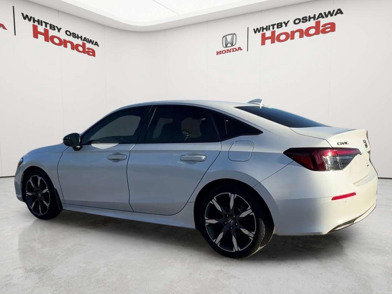 2025 Honda Civic Sport Touring Photo3