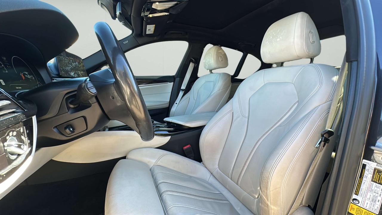 2019 BMW 5 Series 530i xDrive Photo