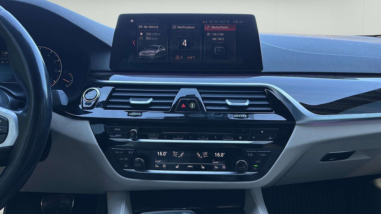 2019 BMW 5 Series 530i xDrive Photo