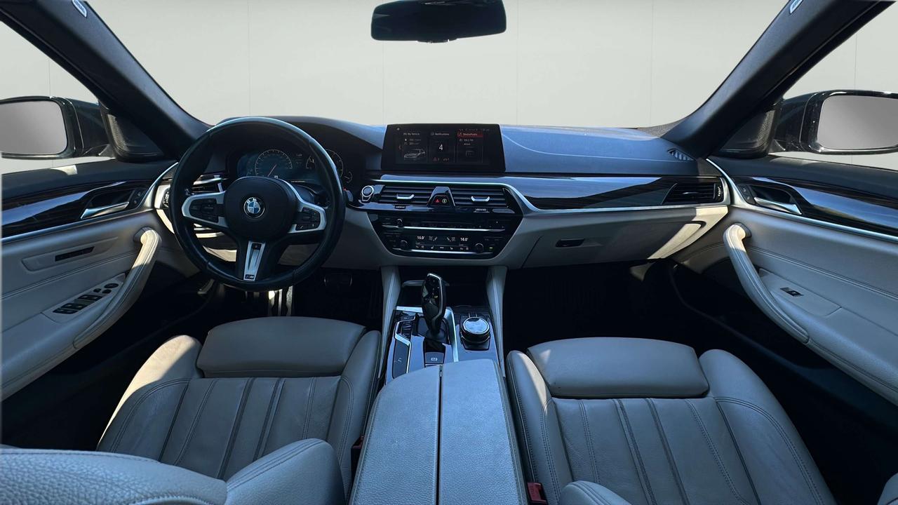 2019 BMW 5 Series 530i xDrive Photo