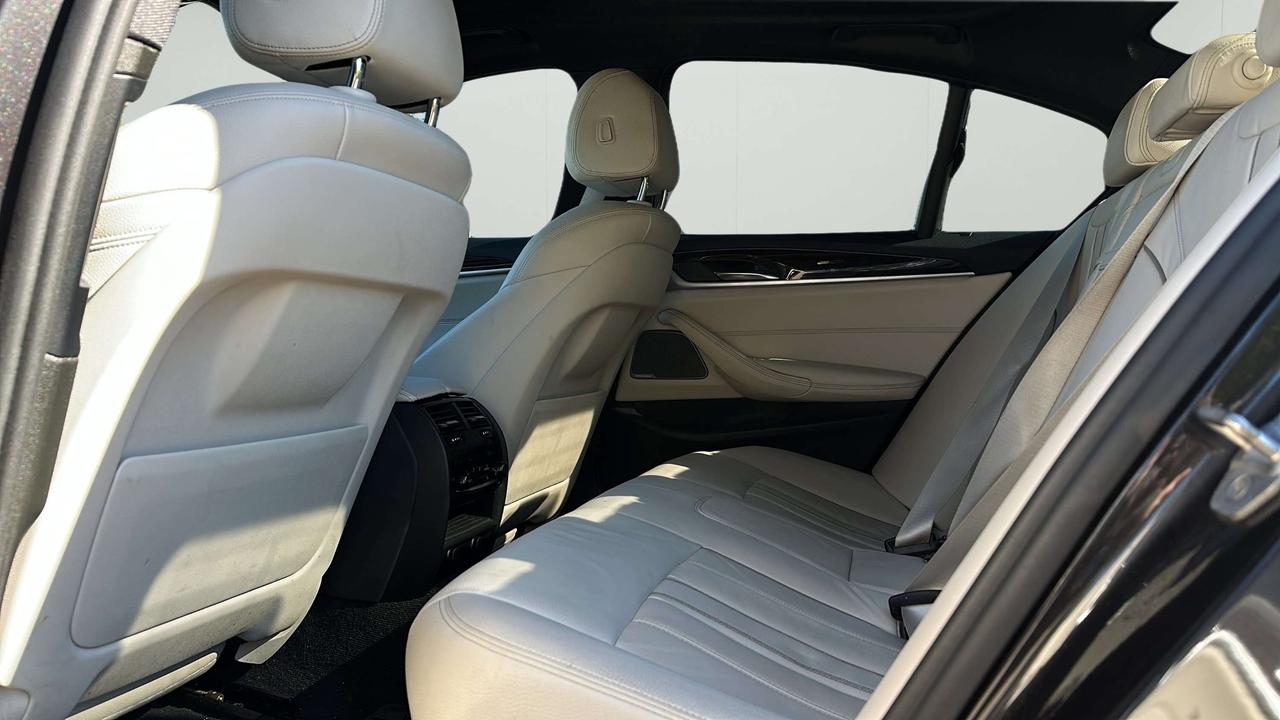 2019 BMW 5 Series 530i xDrive Photo
