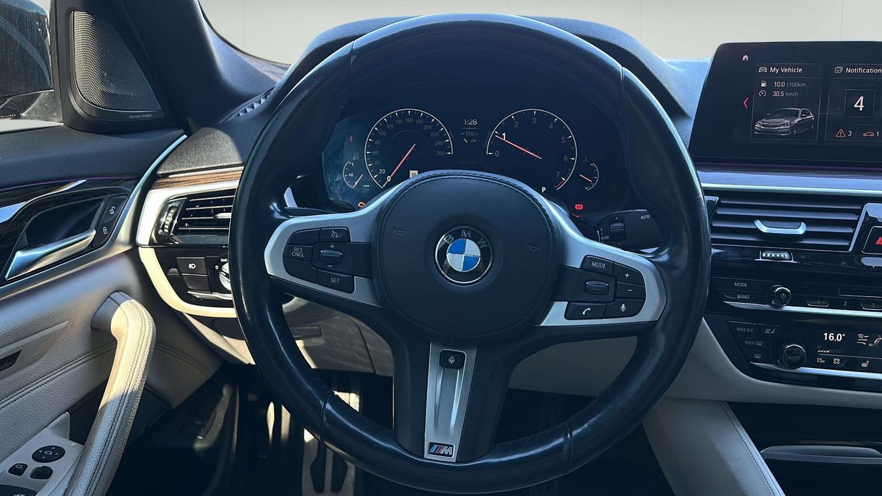 2019 BMW 5 Series 530i xDrive Photo