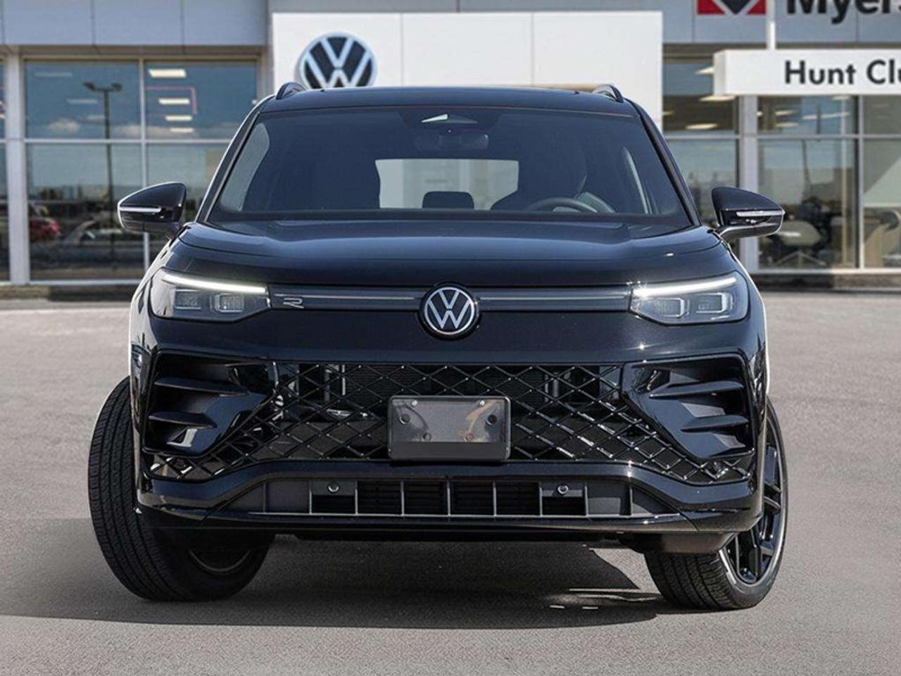 2027 Volkswagen Tiguan R-Line Black Edition Photo