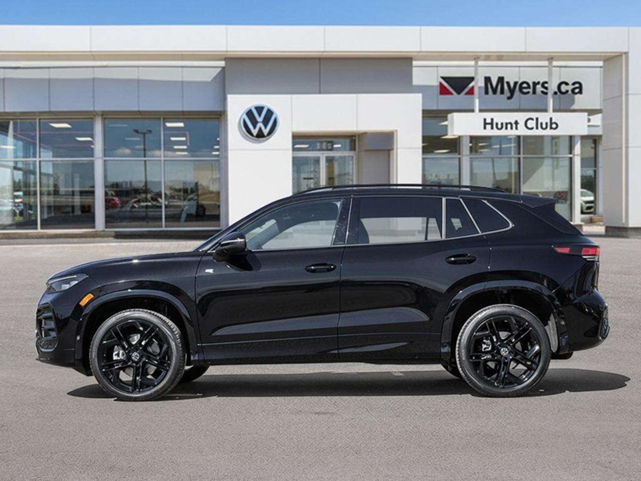 2027 Volkswagen Tiguan R-Line Black Edition Photo2