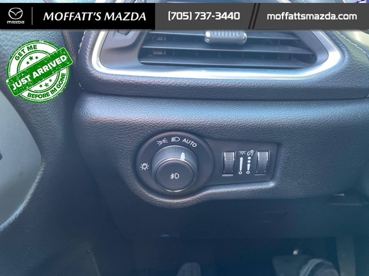 2025 Chrysler Pacifica Limited Photo