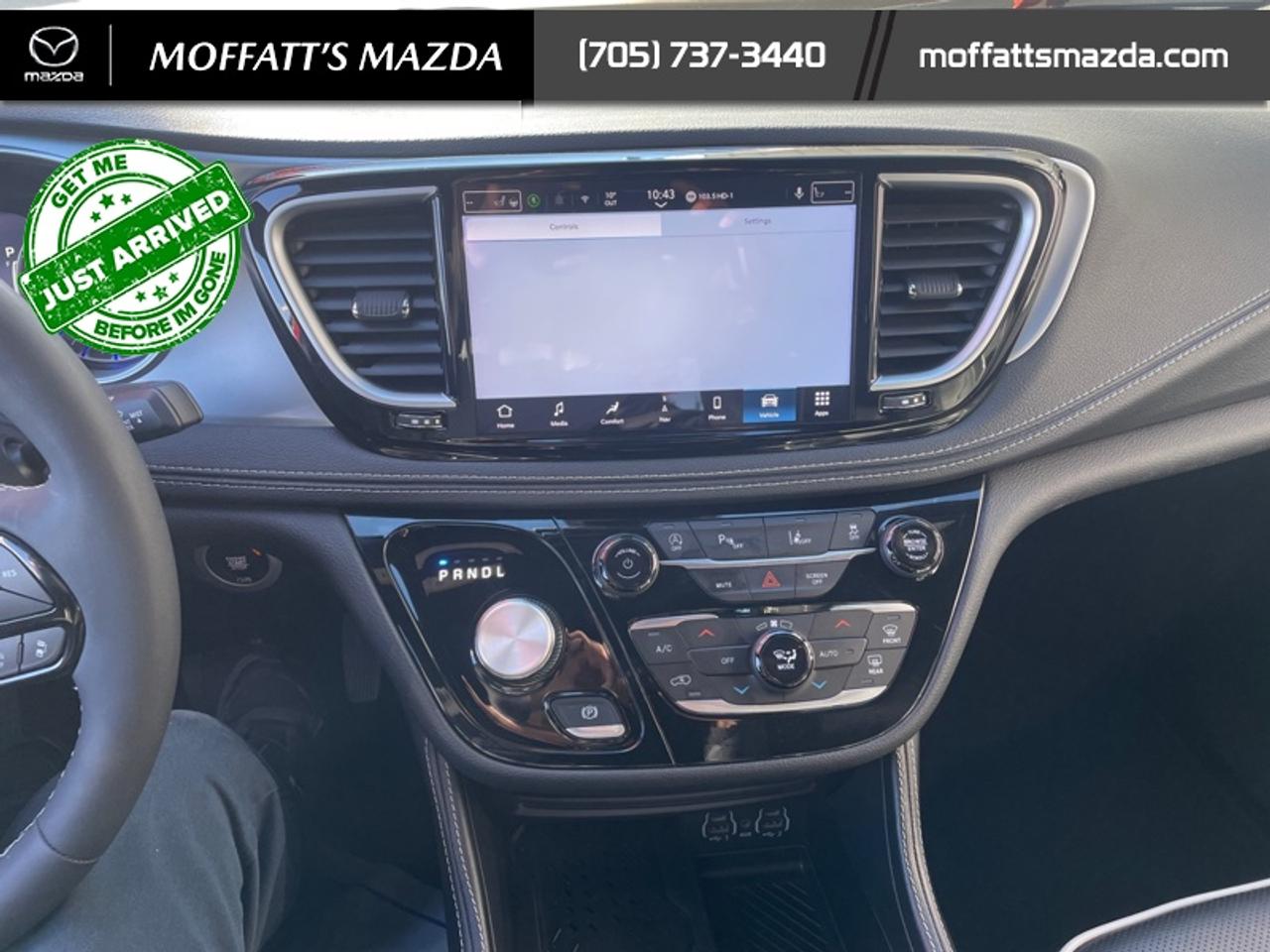 2025 Chrysler Pacifica Limited Photo