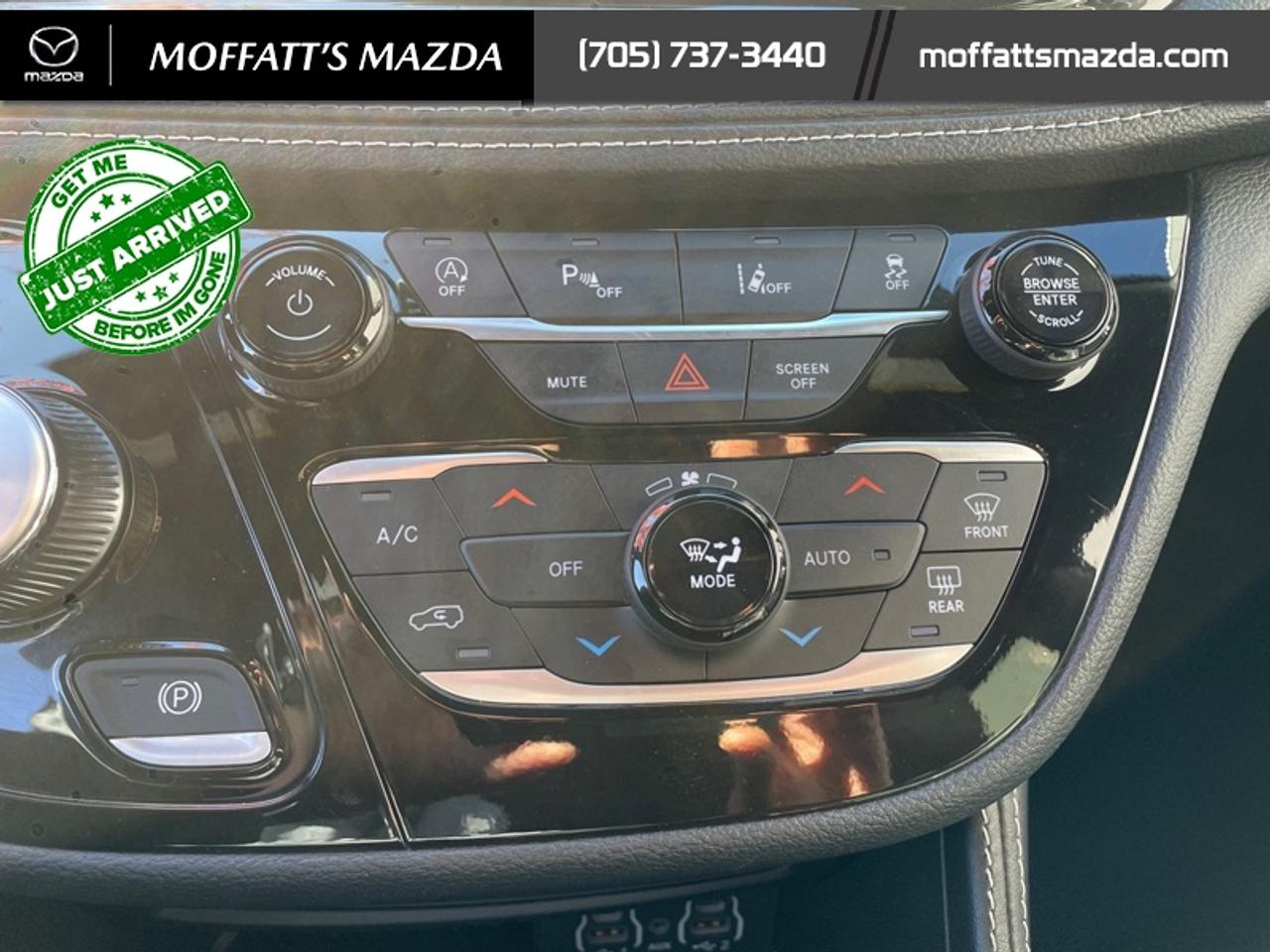 2025 Chrysler Pacifica Limited Photo
