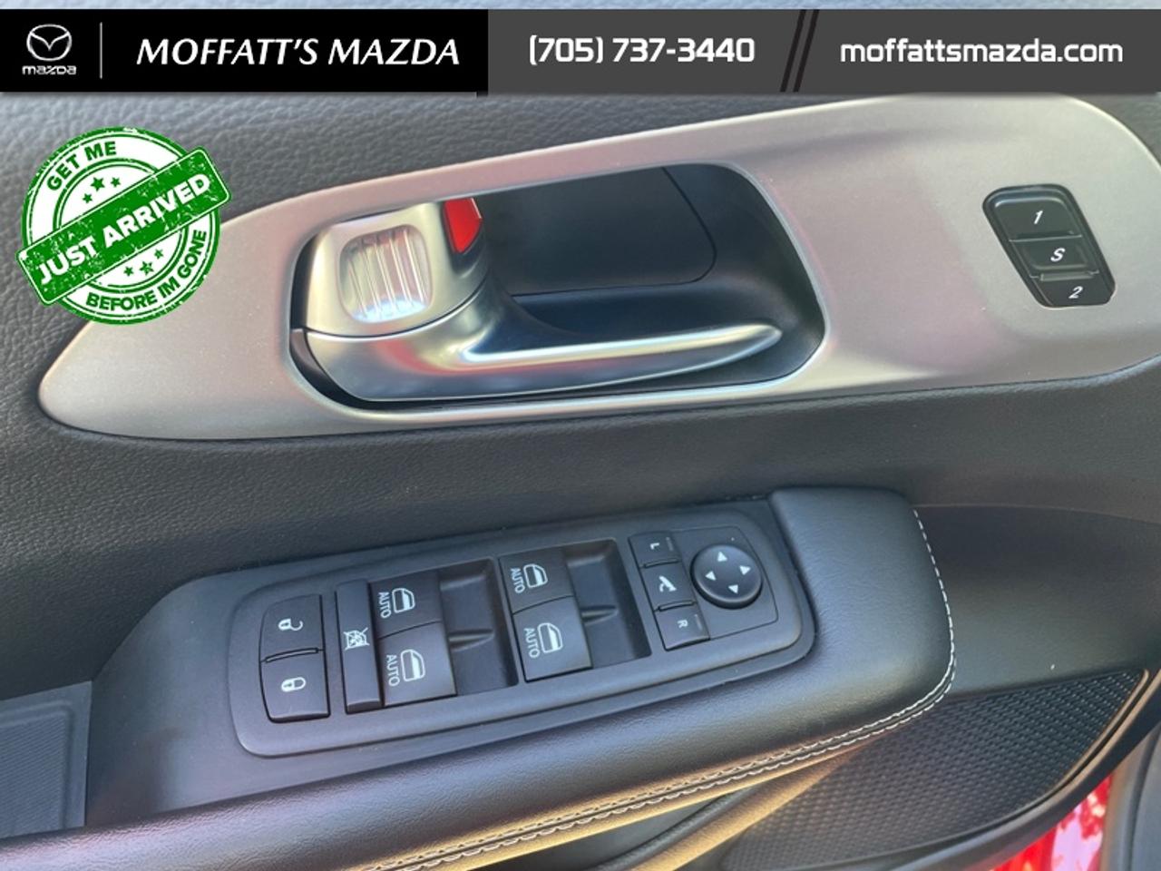 2025 Chrysler Pacifica Limited Photo