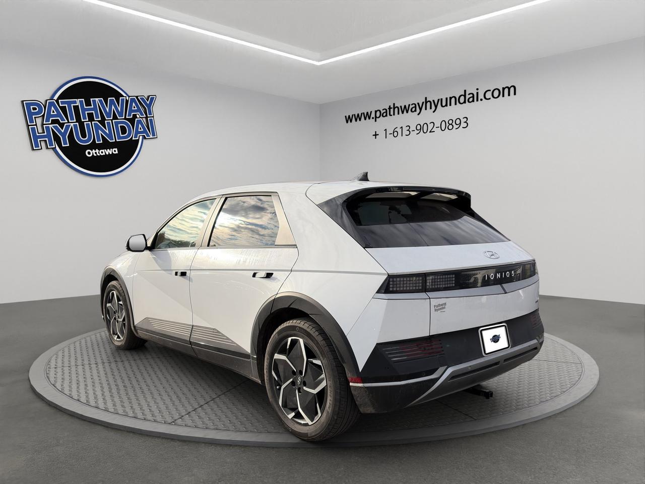 2023 Hyundai IONIQ 5 Preferred | Cross-Traffic Alert | Keyless Entry & Start | Remote Start | Blind Spot Monitor Photo