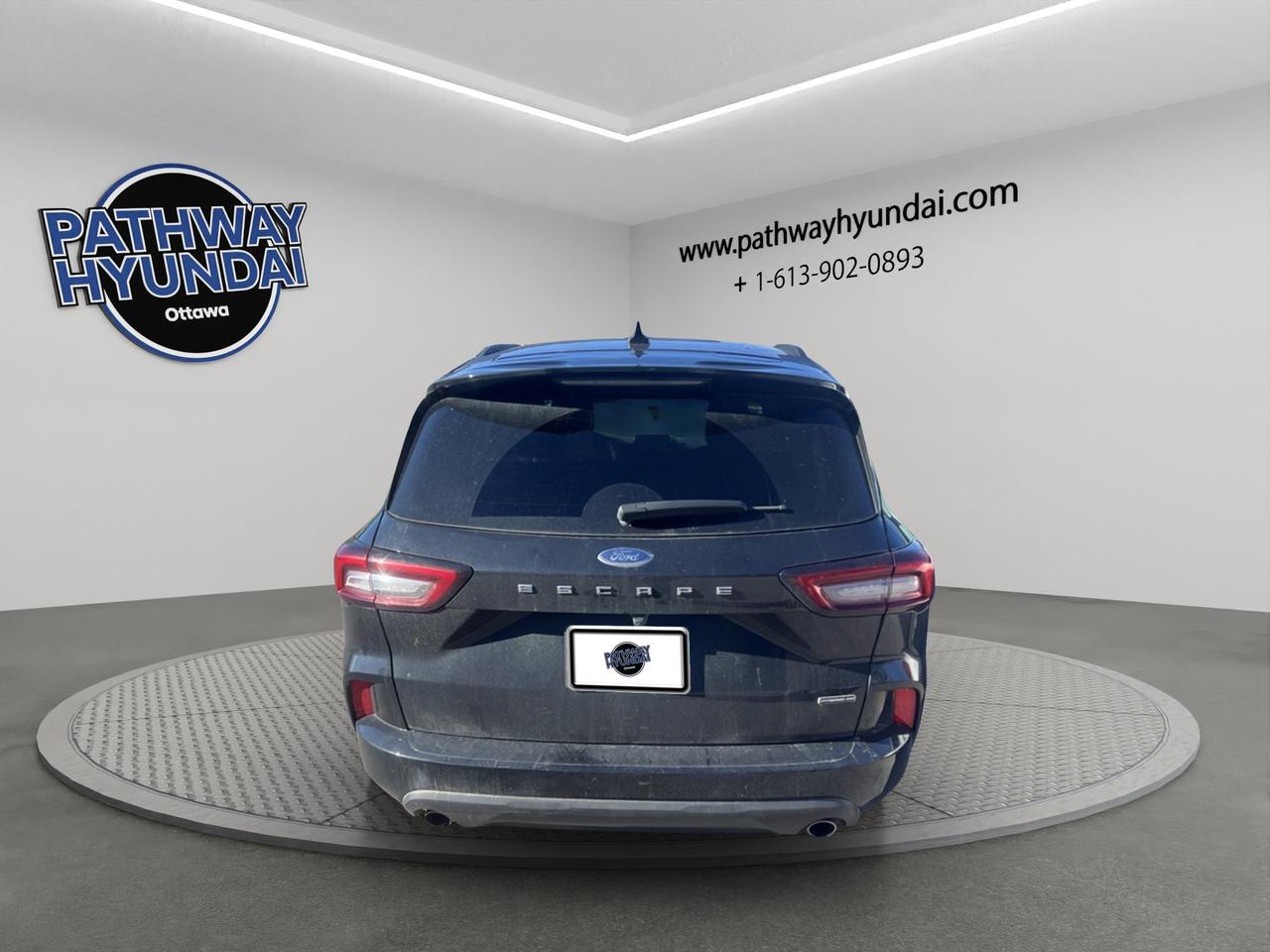 2024 Ford Escape ST-Line | Bucket Seats | Heated Steering Wheel | Lane Keep System | Pre-Collision Assist Photo