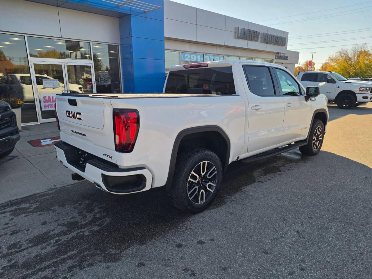 2026 GMC Sierra 1500 Crew Cab Short Box 4-Wheel Drive AT4 Photo2