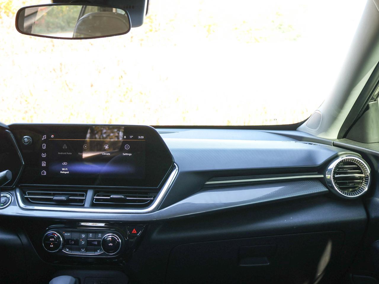 2025 Chevrolet Trax ACTIV Photo