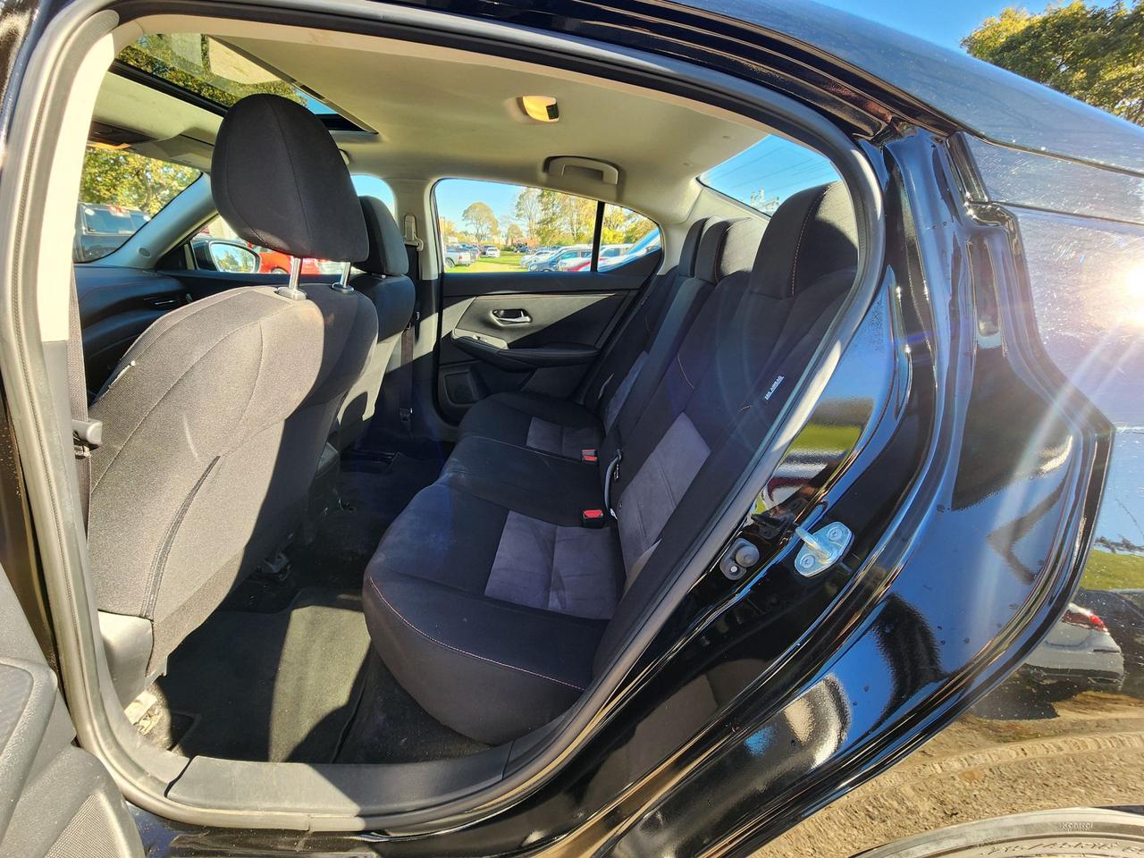 2022 Nissan Sentra SR l Clean Carfax l No Accidents l One Owner l Photo